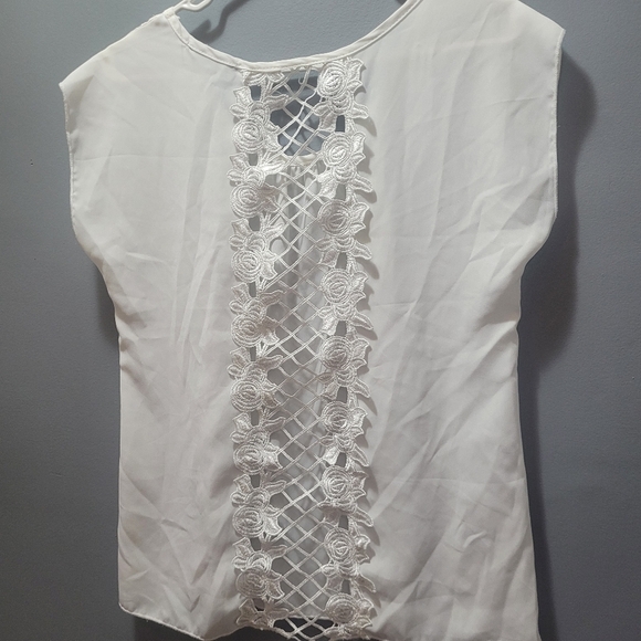 Suzy Shier White Short Sleeved Top - Picture 6 of 6